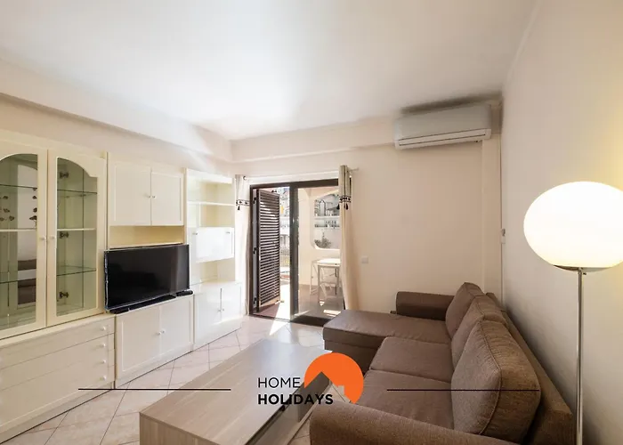 #043 Hassan Flat By Holidays דירה