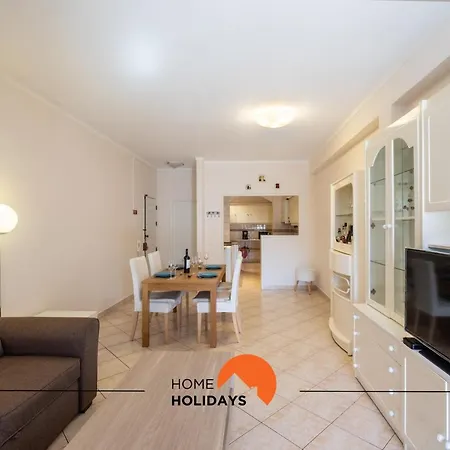 #043 Hassan Flat By Holidays *